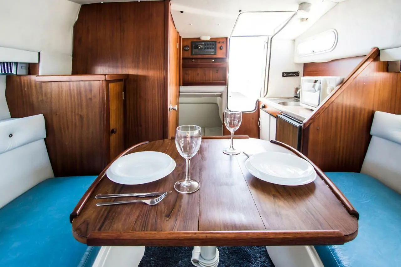 Cozy Boat To Unwind By The Ocean Hotel Puerto Calero Botel