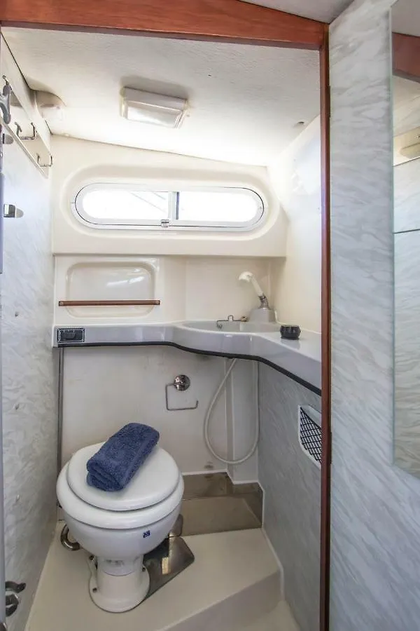 Cozy Boat To Unwind By The Ocean Hotel Puerto Calero Botel