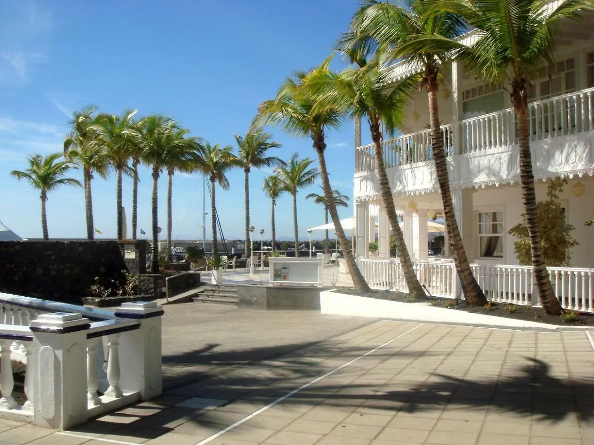 Cozy Boat To Unwind By The Ocean Hotel Puerto Calero Botel